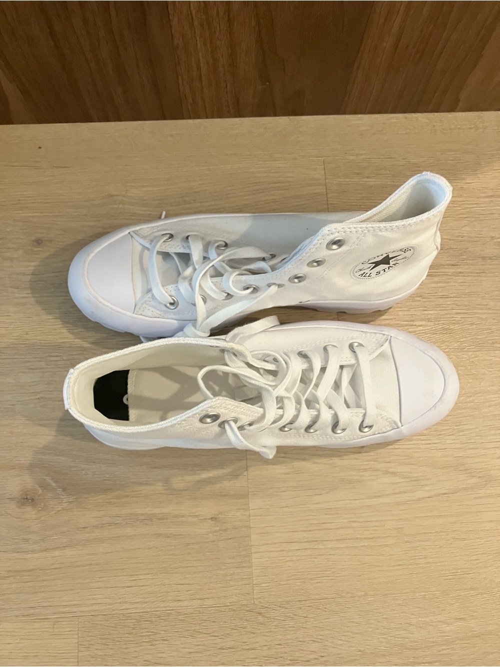 Converse Women’s Chuck Taylor White All Star Lugged High-Top Sneakers - Picture 4 of 5